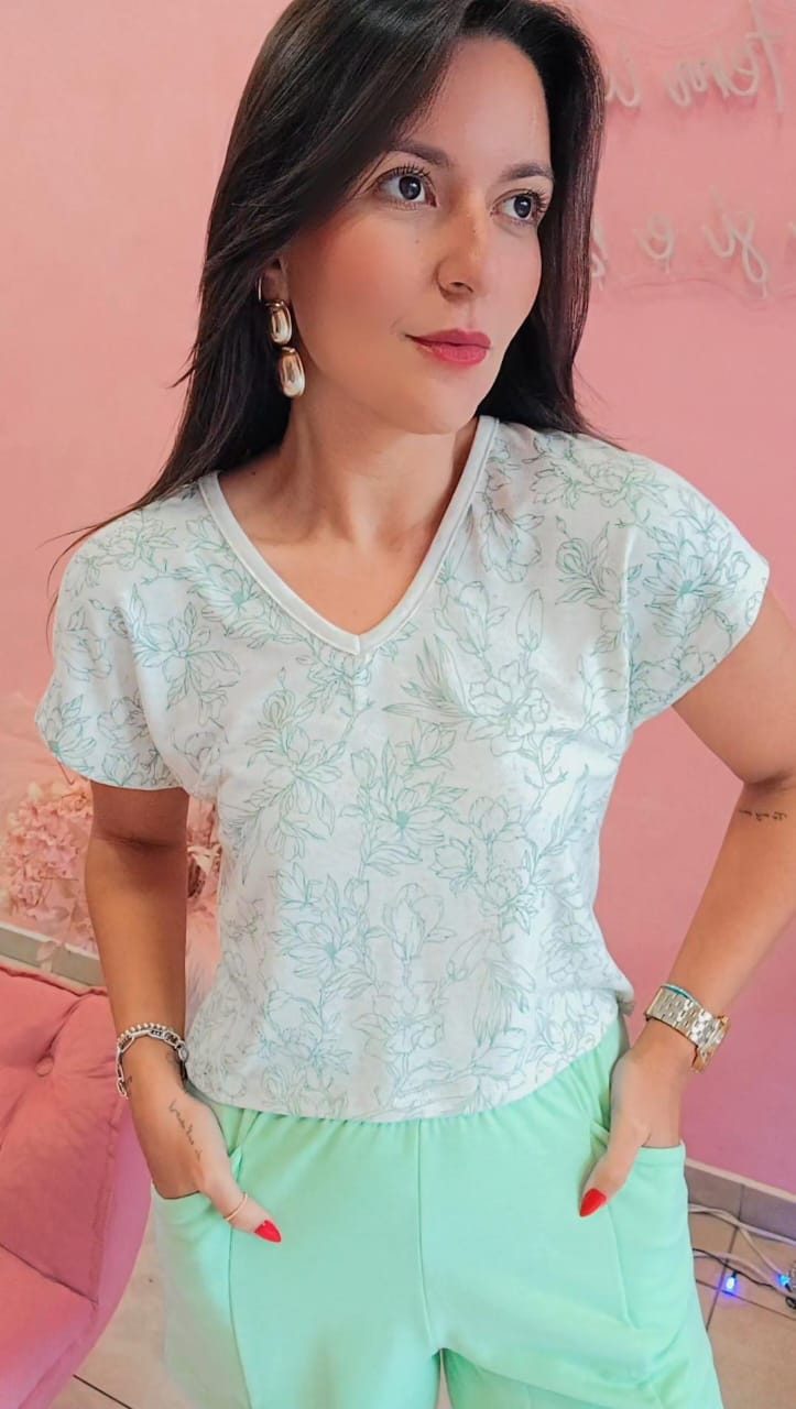 Blusa curta em linho verde e nude -Estampada folhagens