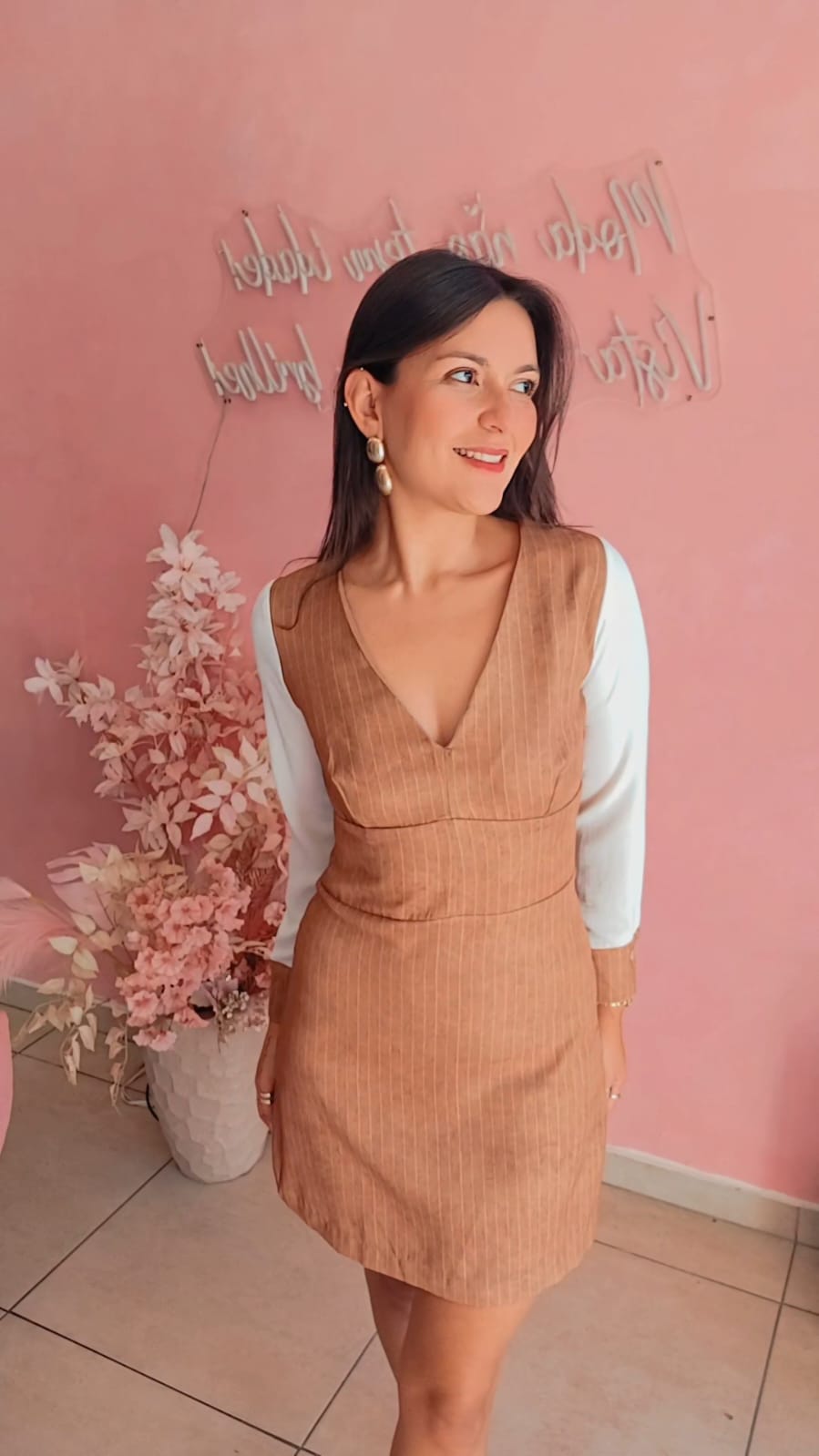 Vestido Curto risca de Giz manga comprida  Ocre