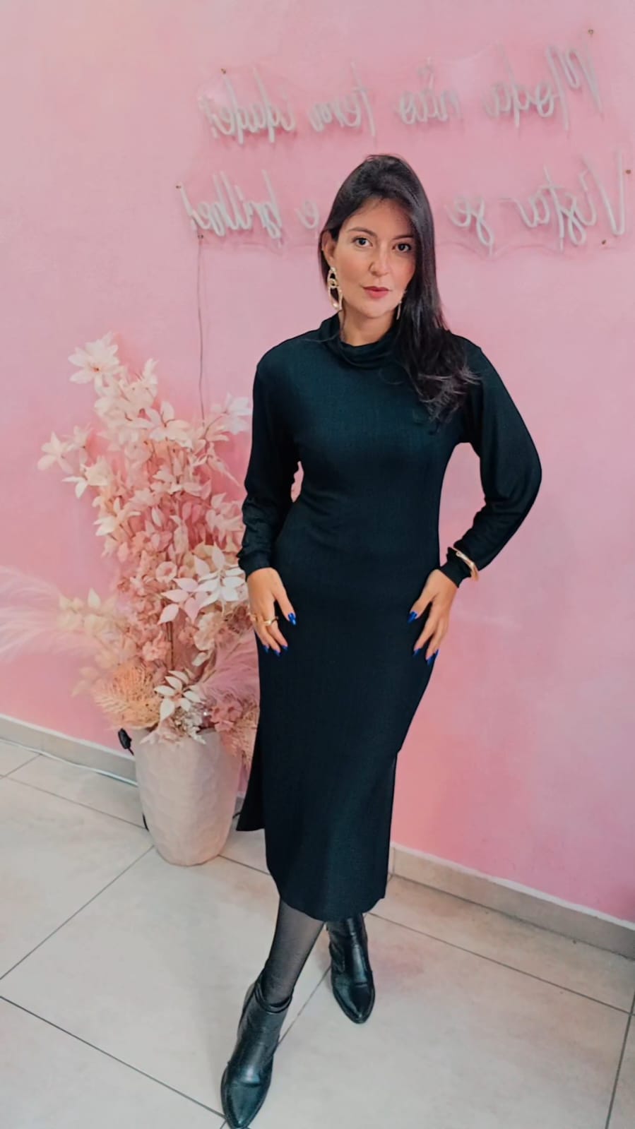 Vestido Mid manga longa com gola texturizado Preto