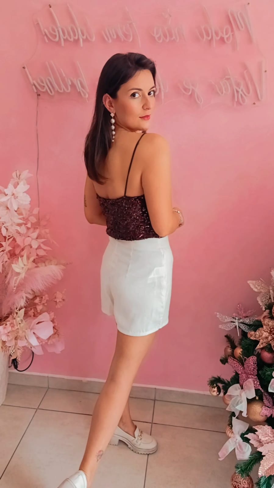 Blusa paetê alça fina  -  marrom