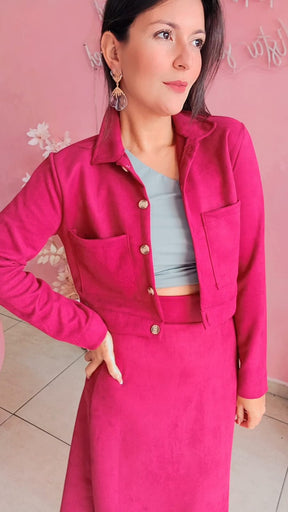 Jaqueta cropped em suede com manga longa Marssala