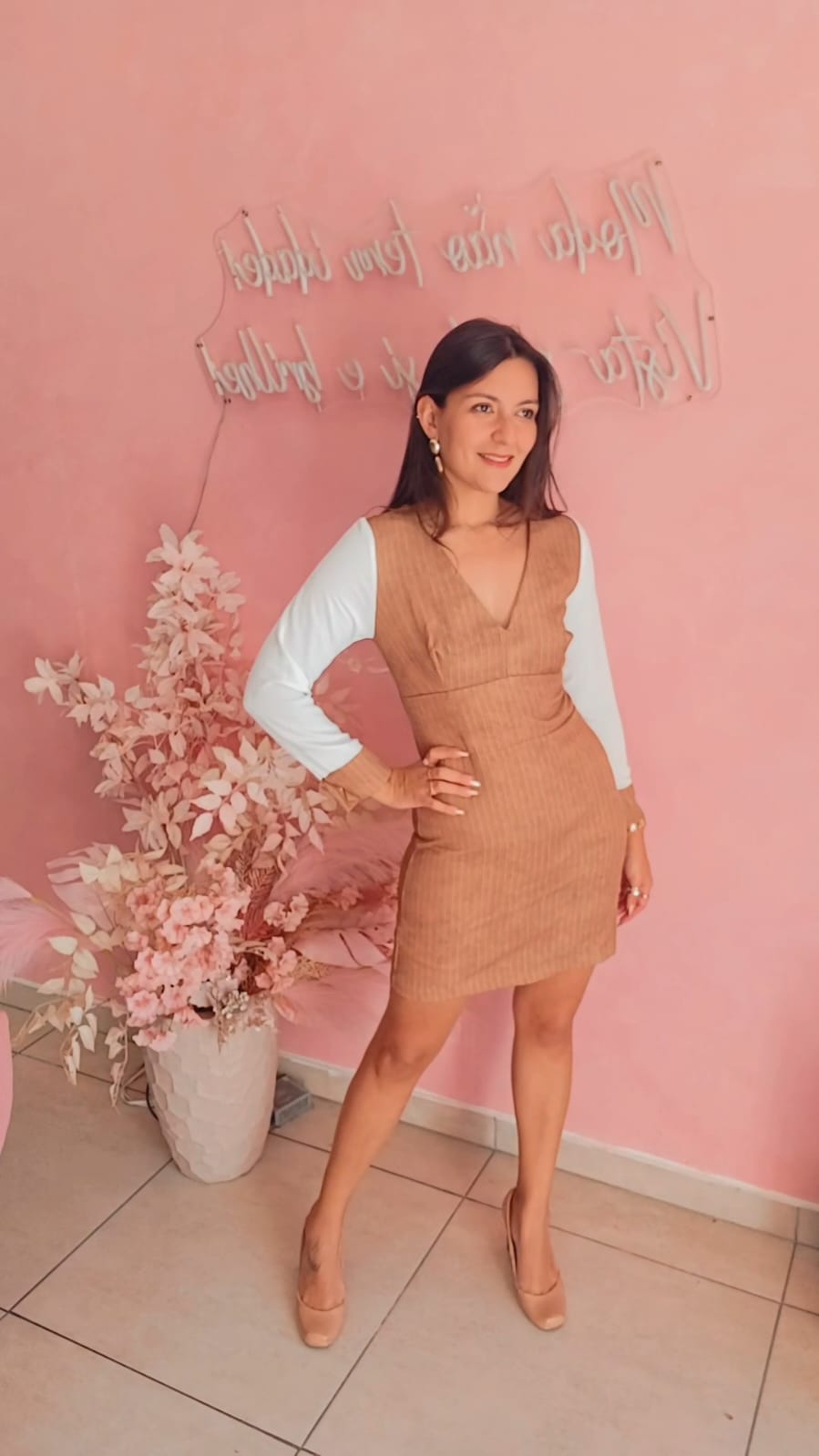 Vestido Curto risca de Giz manga comprida  Ocre