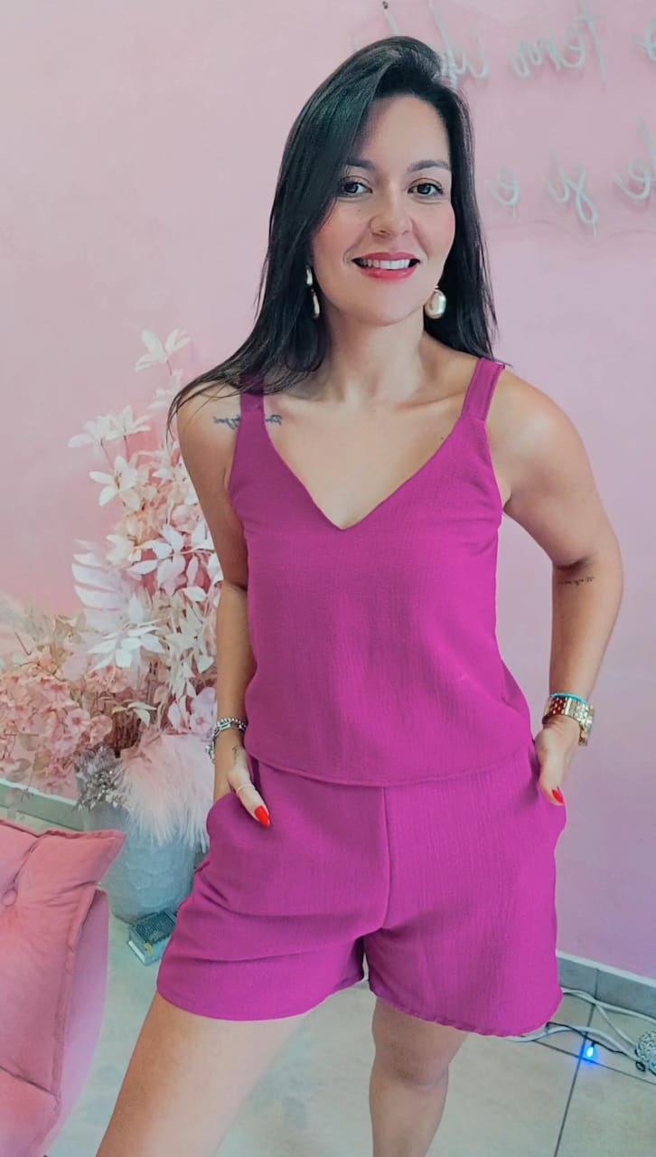 Blusa em crepe alça fina e elástico nas costas