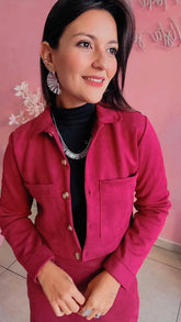 Jaqueta cropped em suede com manga longa Marssala