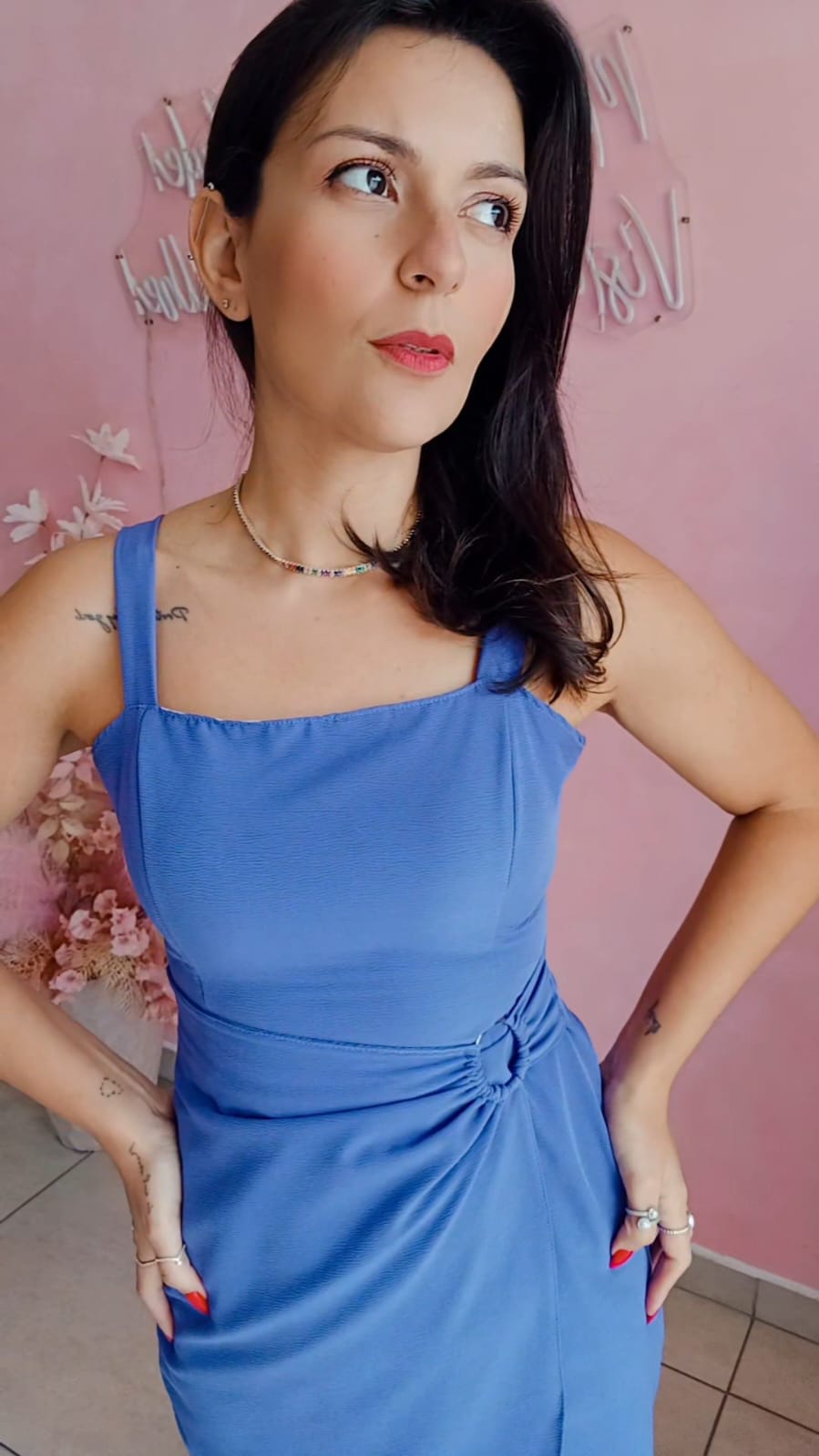 Vestido Curto Roxo de Alça em crepe