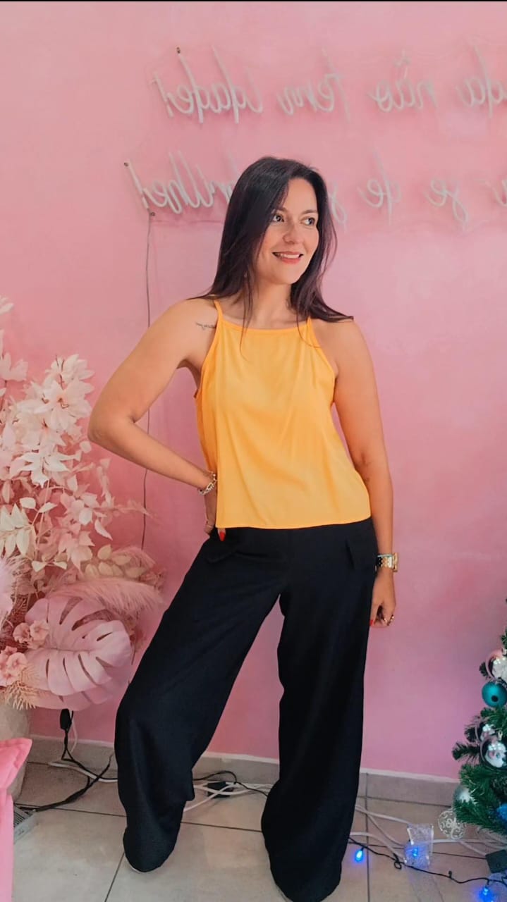 Blusa Viscose alça fina decote quadrado - Mostarda