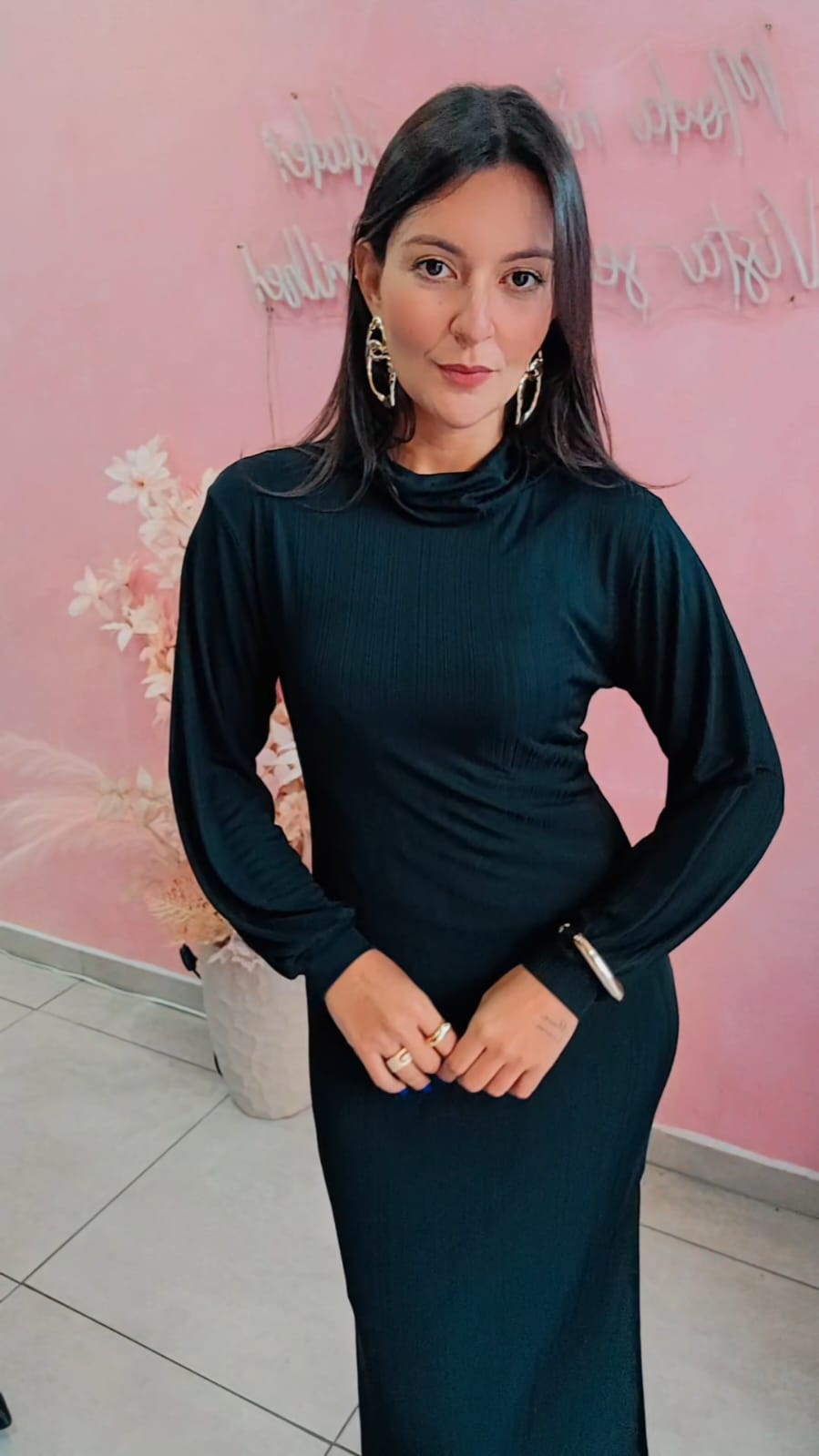 Vestido Mid manga longa com gola texturizado Preto