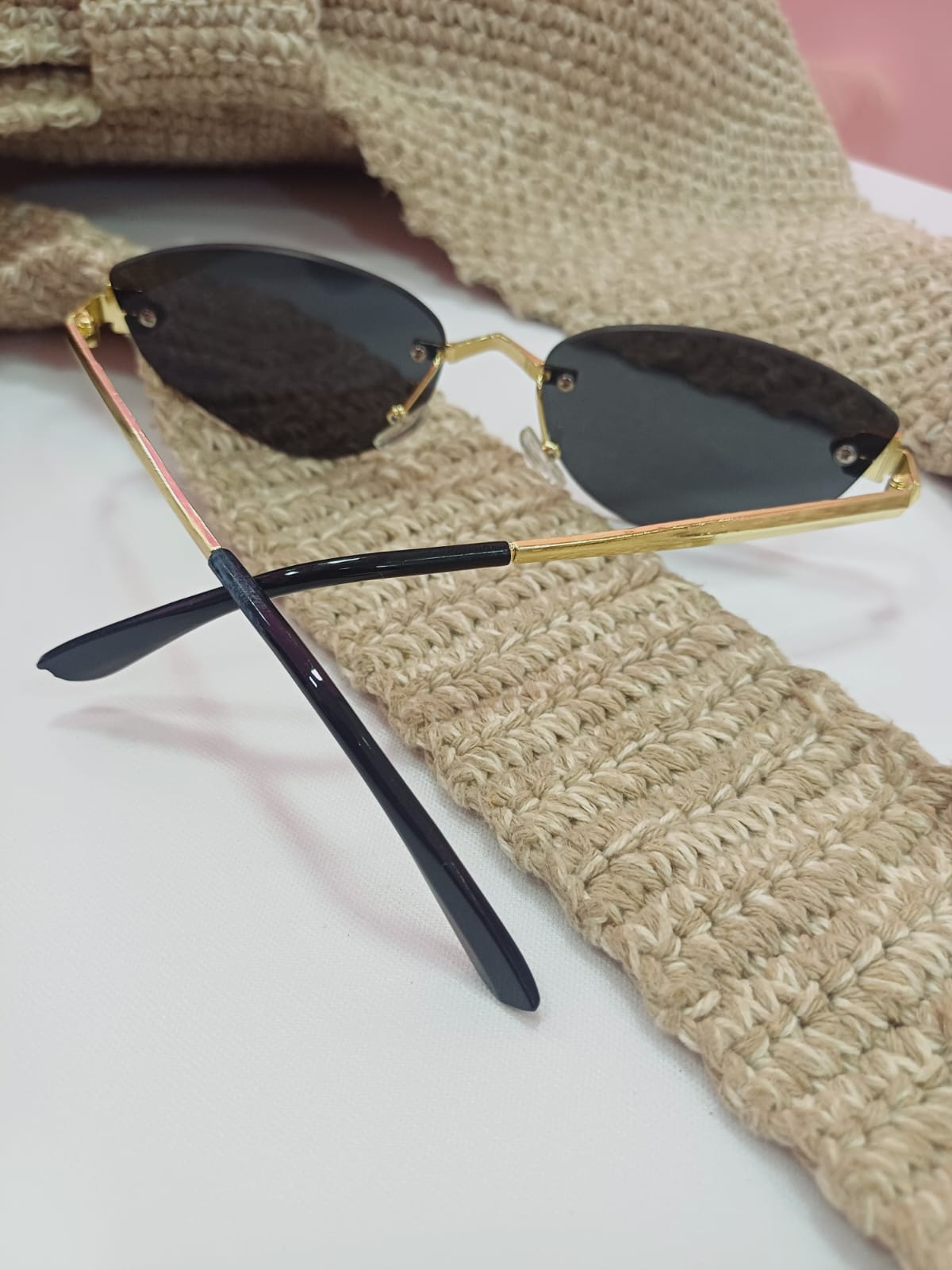 Óculos de Sol meia lua sem armação