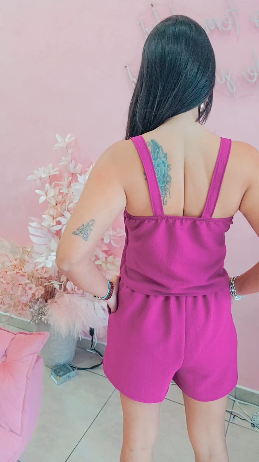 Blusa em crepe alça fina e elástico nas costas