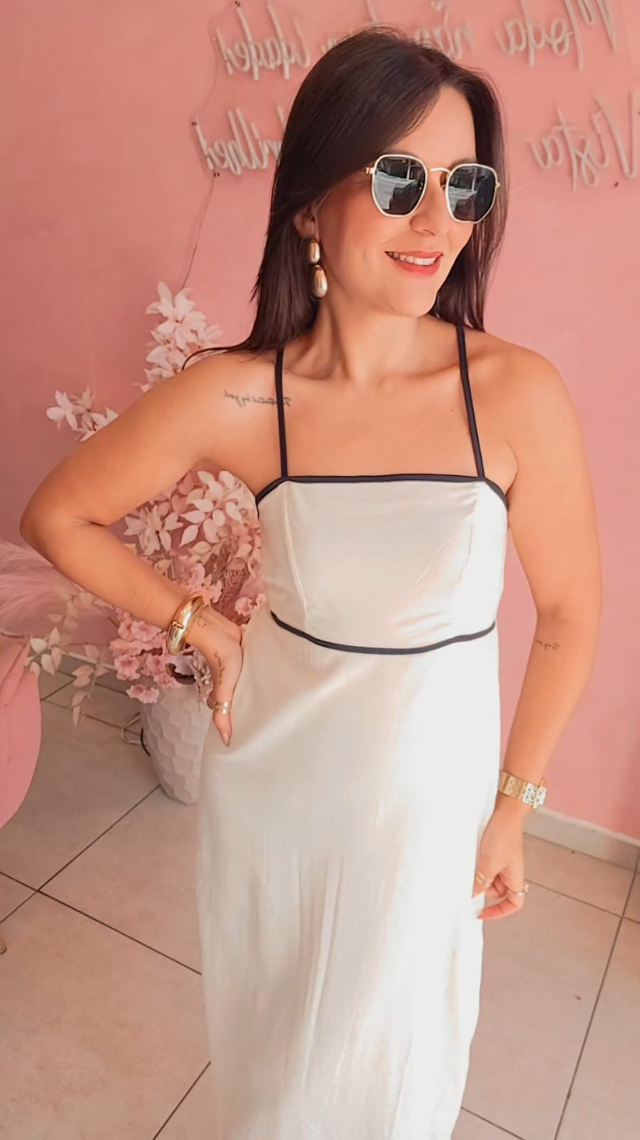 Vestido em viscose e  linho Natural decote quadrado alça fina