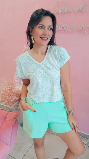 Blusa curta em linho  verde e nude -Estampada folhagens