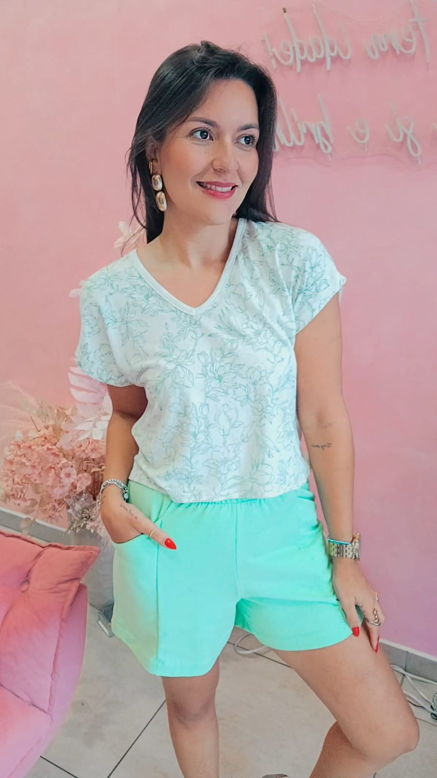 Blusa curta em linho  verde e nude -Estampada folhagens
