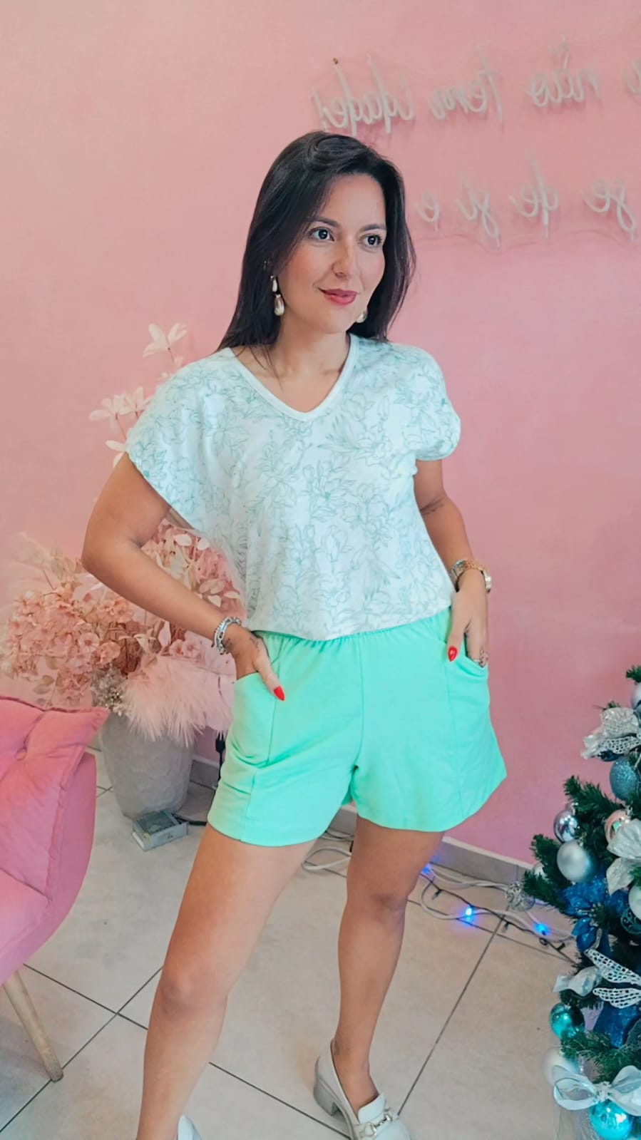 Blusa curta em linho  verde e nude -Estampada folhagens