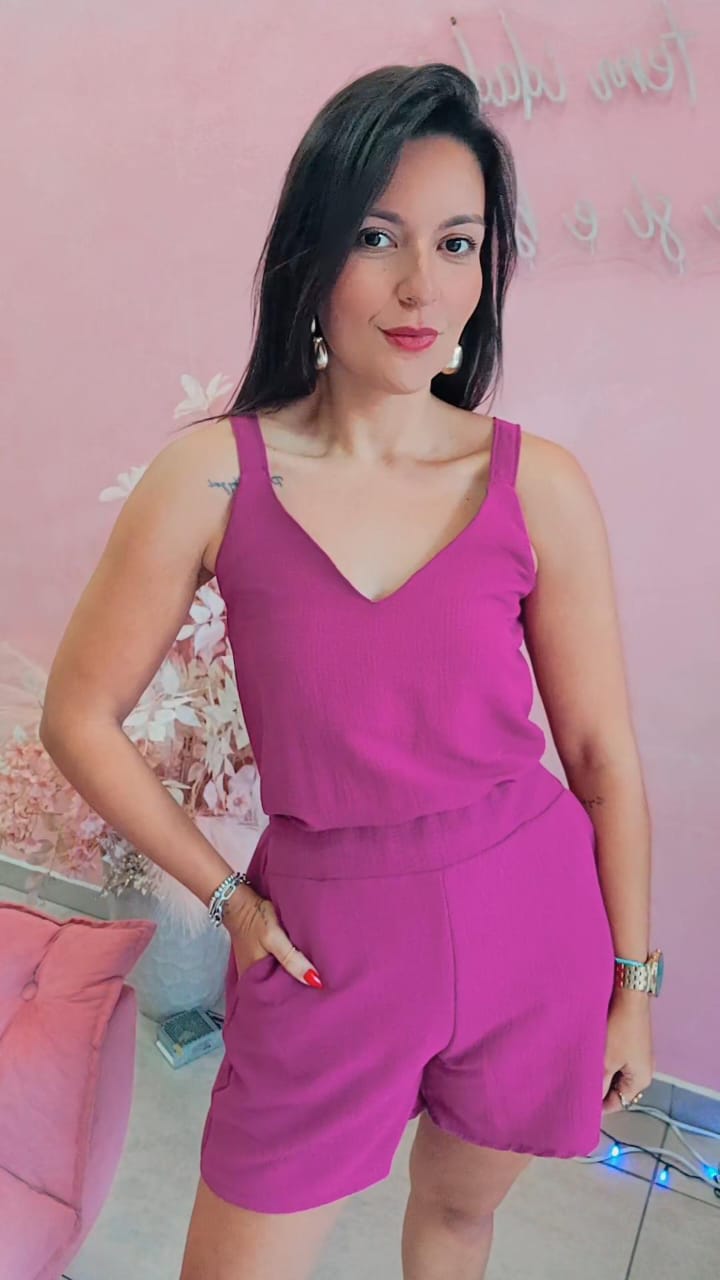 Blusa em crepe alça fina e elástico nas costas