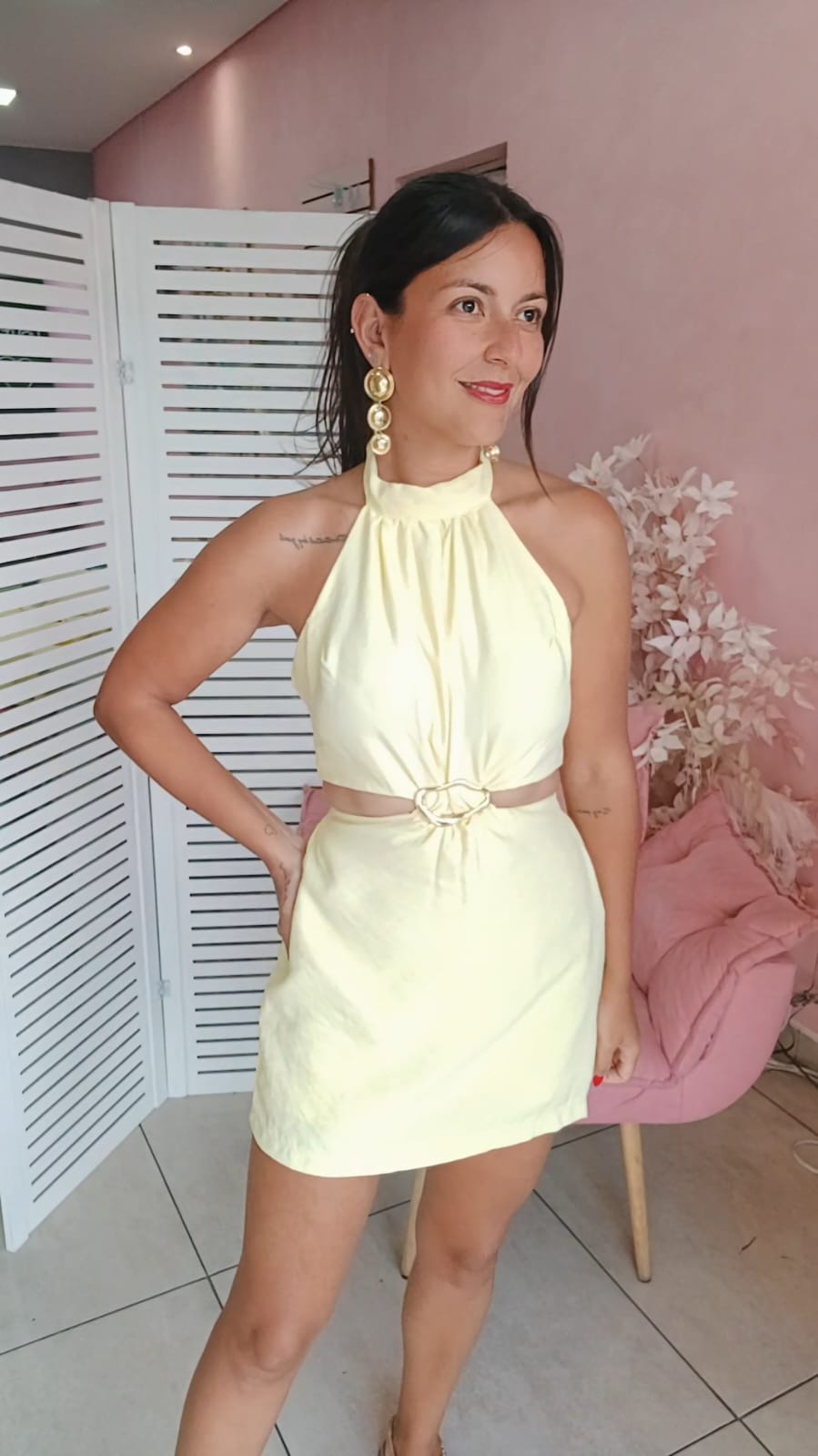 Macaquinho amarelo manteiga com fivela