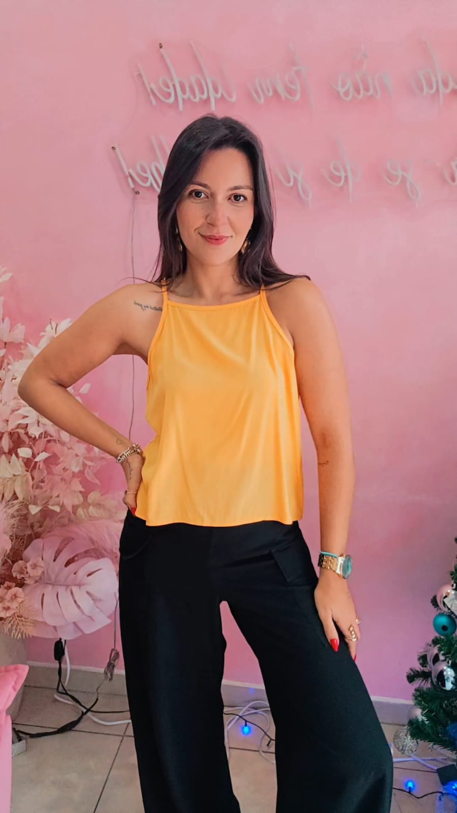 Blusa Viscose alça fina decote quadrado - Mostarda