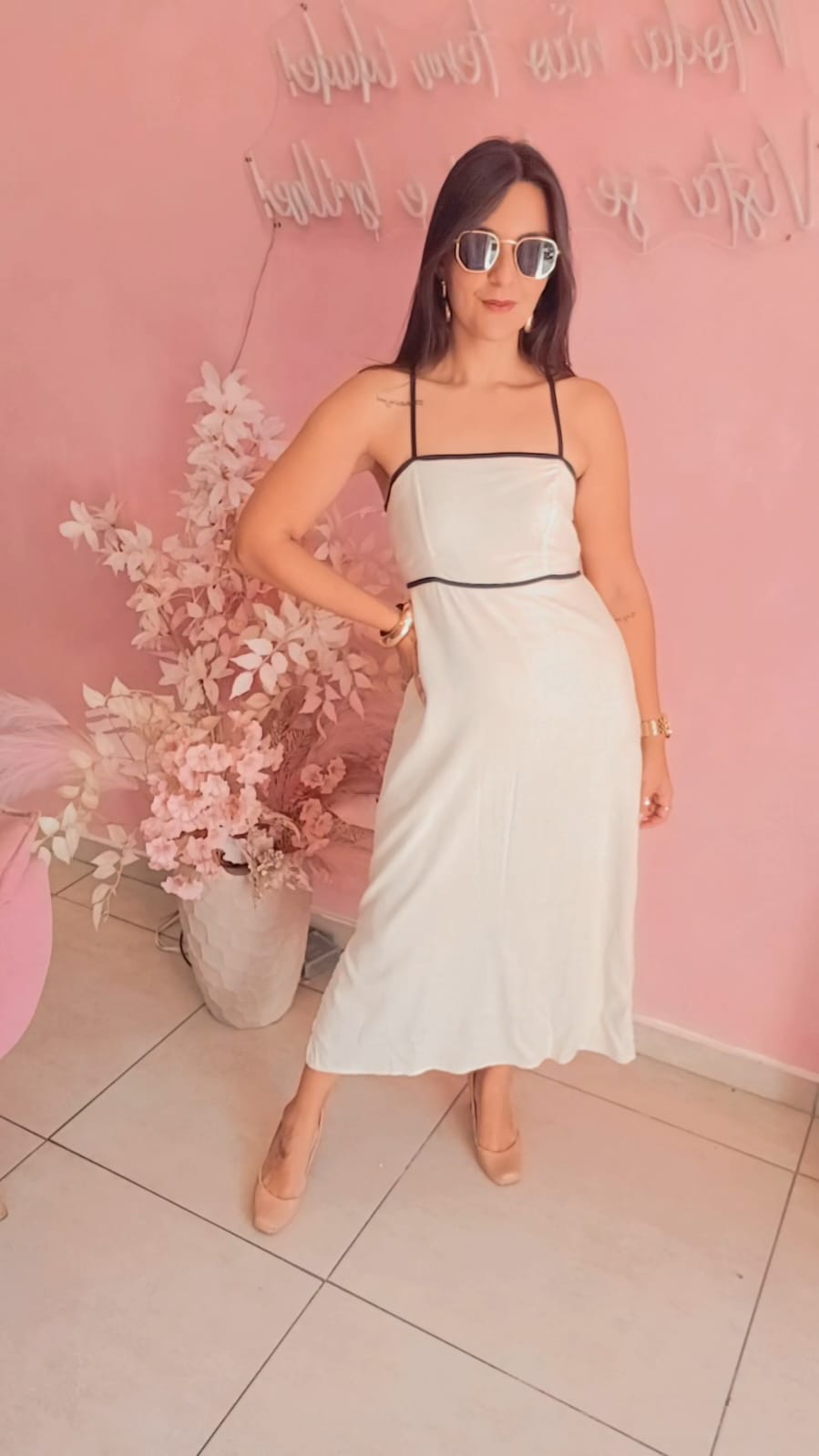 Vestido em viscose e  linho Natural decote quadrado alça fina