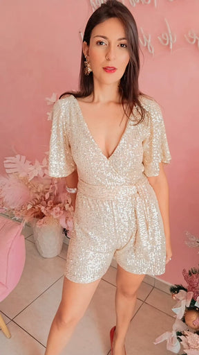 Macaquinho curto de paetê dourado