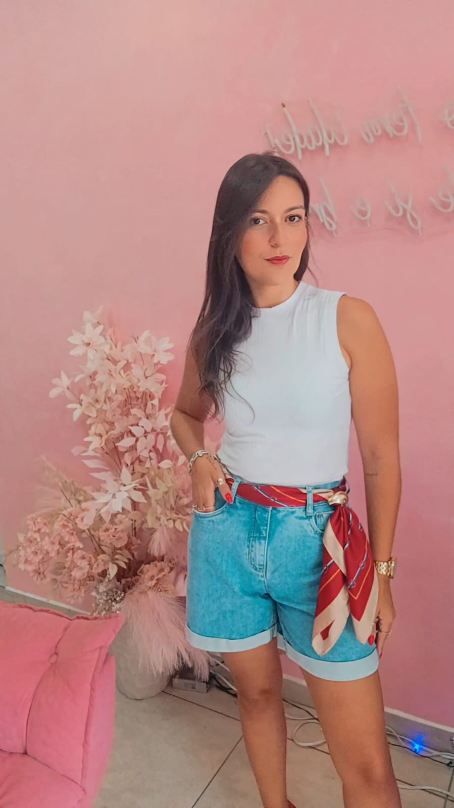 Shorts Jeans meia coxa lavagem clara