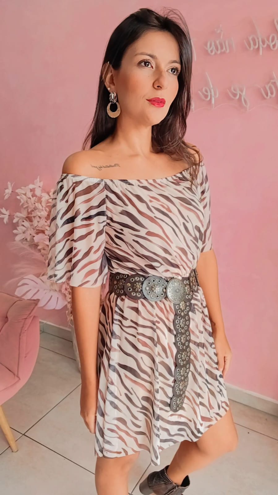Vestido ombro ombro em tule animal print Tigre