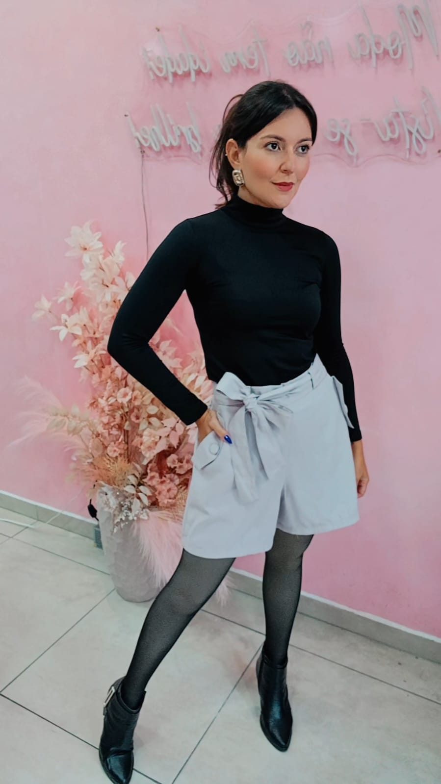 Shorts Alfaiataria com cinto e elástico na cintura  -  Cinza