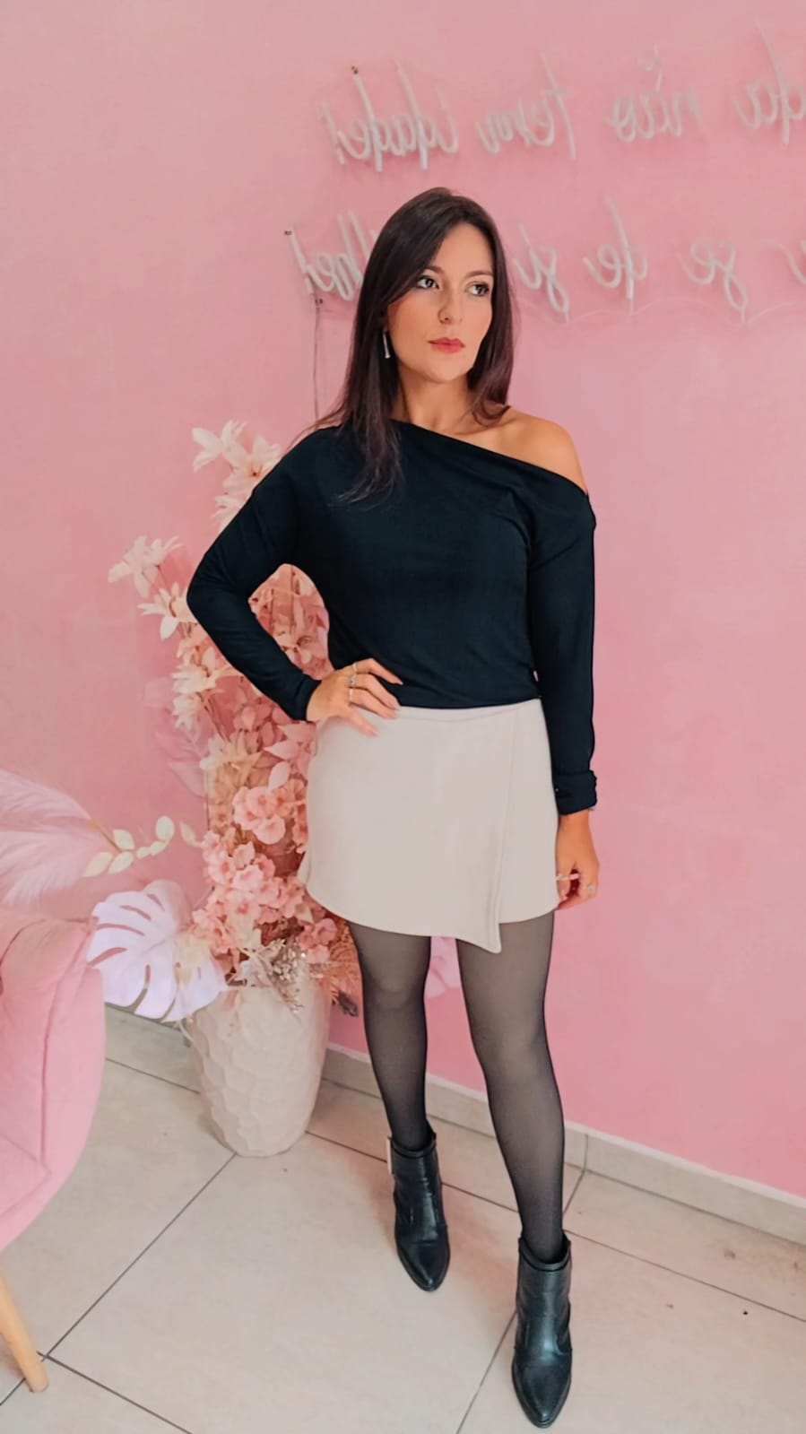 Shorts saia em malha com elástico  - cinza