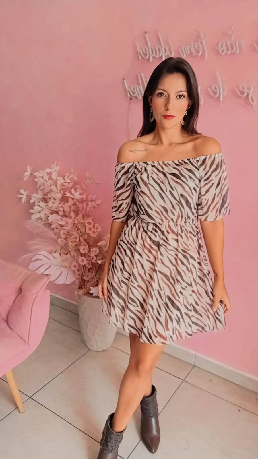 Vestido ombro ombro em tule animal print Tigre