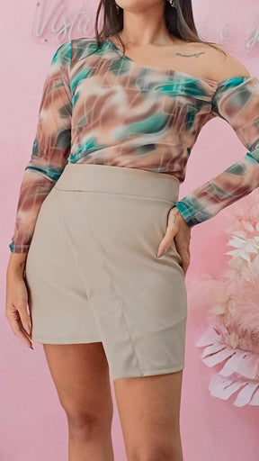 Saia Couro Eco Recorte Assimétrico Cintura Alta  - Nude