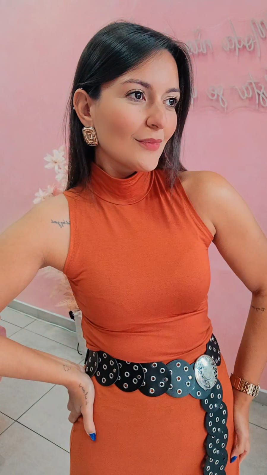 Blusa Gola alta, malha sem manga na cor Terra