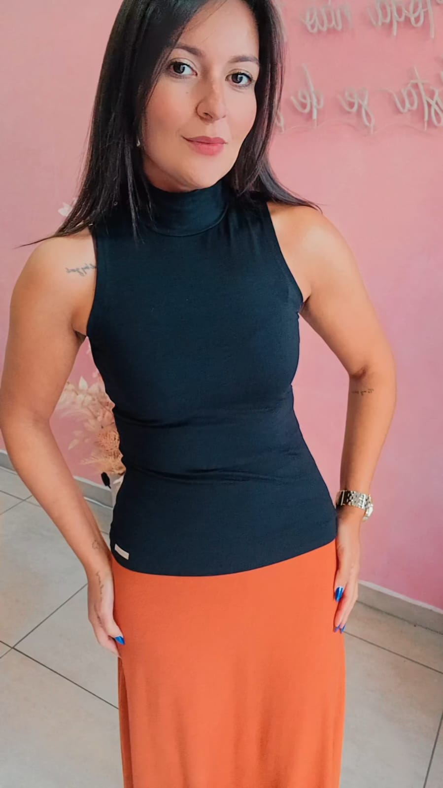 Blusa Gola alta, malha sem manga, preta