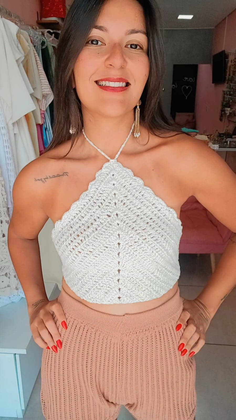 Cropped em crochê natural frente única