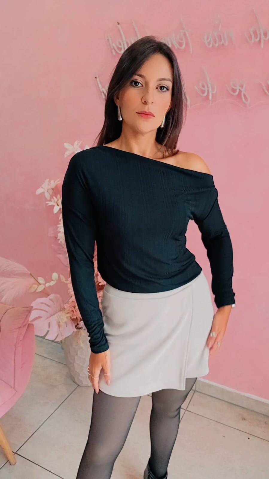 Shorts saia em malha com elástico  - cinza