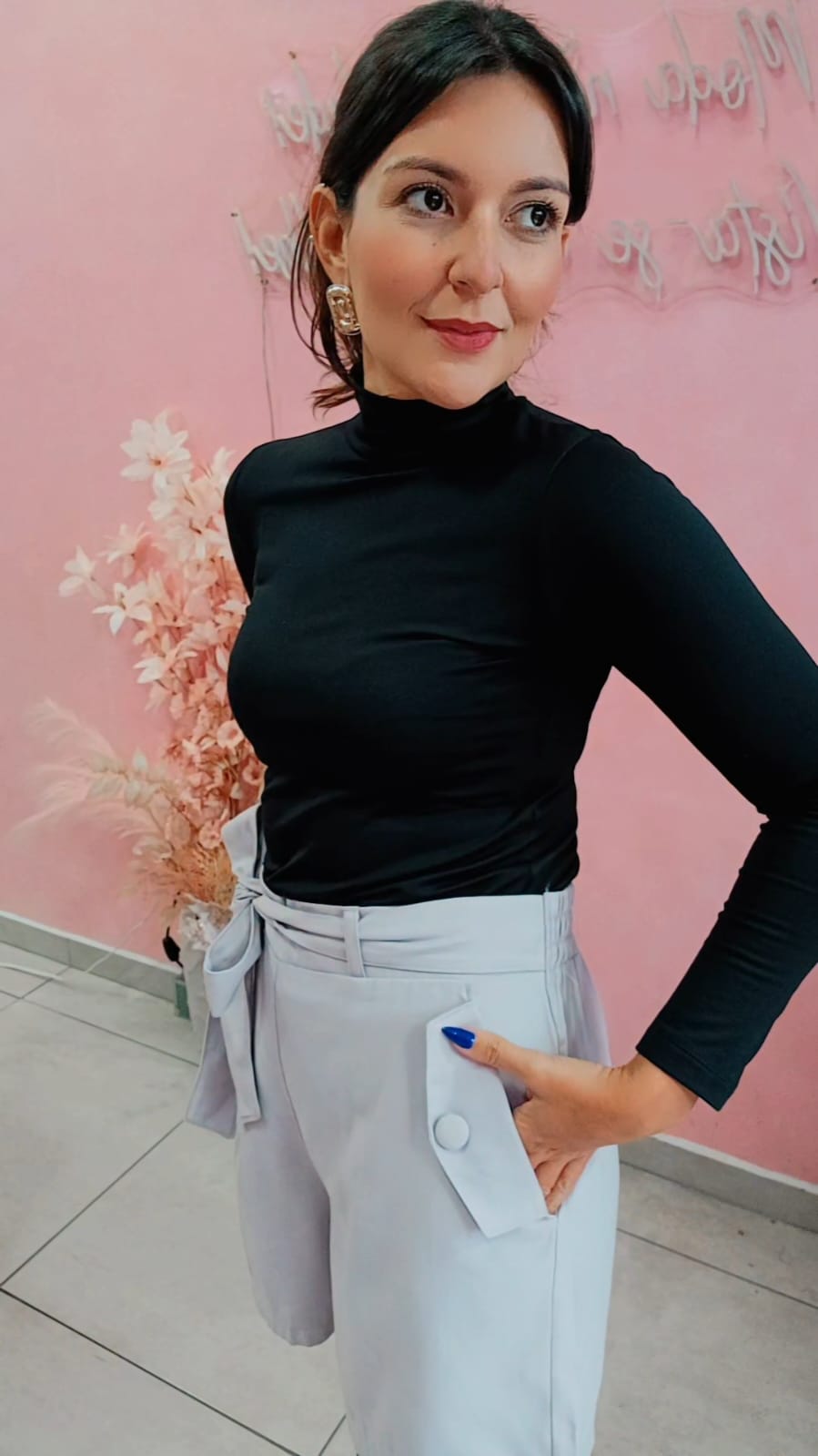 Shorts Alfaiataria com cinto e elástico na cintura  -  Cinza