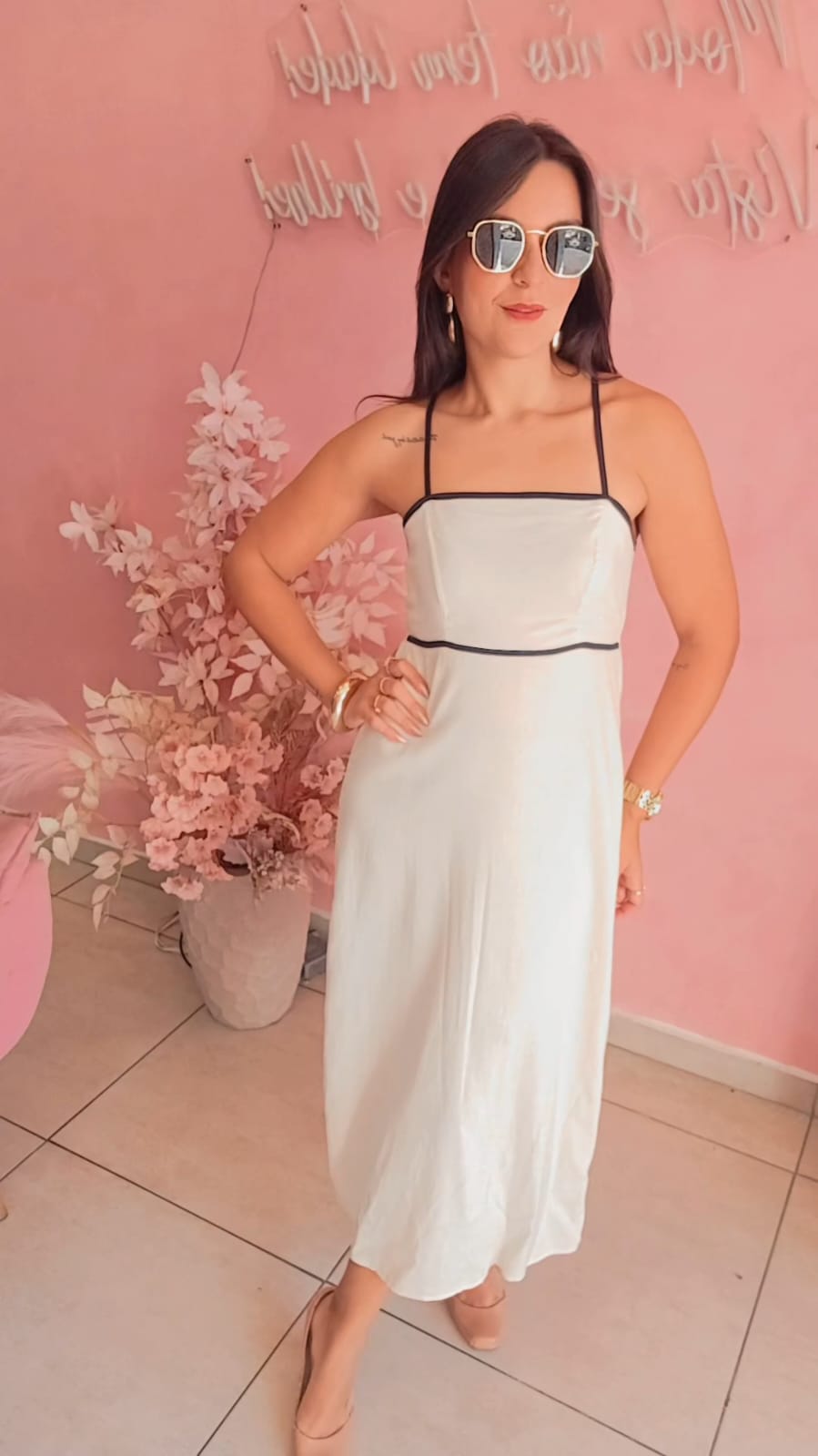 Vestido em viscose e  linho Natural decote quadrado alça fina